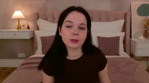 Snapshot of nikaflowers chatting on 06-24-26, 01:59 Nika online show from 06-24-26, 01:59