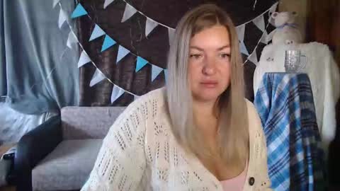 Snapshot of nikaskylink chatting on 10-04-25, 04:21 Nika online show from 10-04-25, 04:21