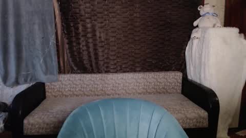 Snapshot of nikaskylink chatting on 10-13-25, 03:39 Nika online show from 10-13-25, 03:39