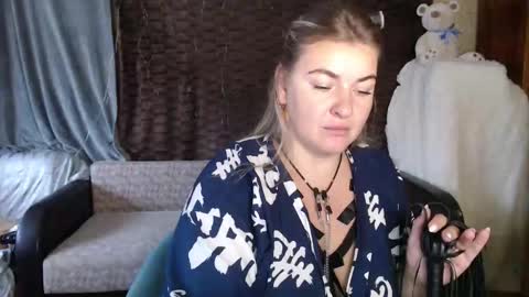 Snapshot of nikaskylink chatting on 10-22-25, 06:35 Nika online show from 10-22-25, 06:35