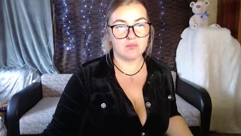 Snapshot of nikaskylink chatting on 10-24-25, 04:20 Nika online show from 10-24-25, 04:20