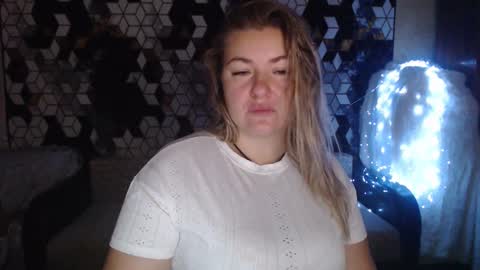 Snapshot of nikaskylink chatting on 11-24-25, 03:50 Nika online show from 11-24-25, 03:50