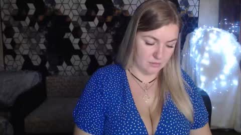 Snapshot of nikaskylink chatting on 11-28-25, 08:11 Nika online show from 11-28-25, 08:11