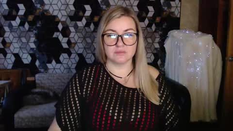 Snapshot of nikaskylink chatting on 01-13-26, 05:13 Nika online show from 01-13-26, 05:13