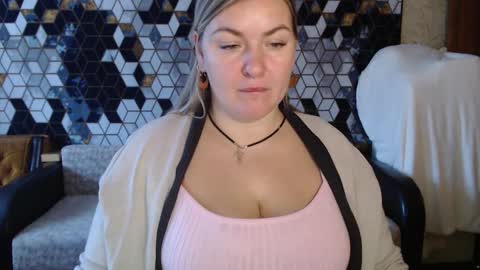 Snapshot of nikaskylink chatting on 02-03-26, 05:05 Nika online show from 02-03-26, 05:05