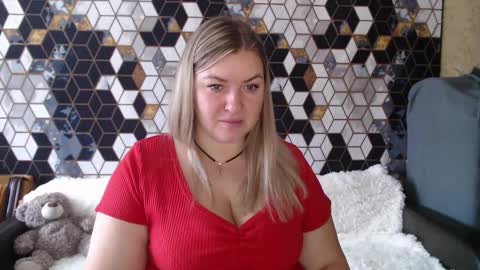 Snapshot of nikaskylink chatting on 02-10-26, 05:11 Nika online show from 02-10-26, 05:11