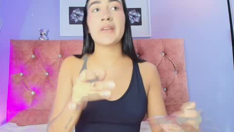 Snapshot of nikibrice chatting on 06-01-26, 02:02 online show from 06-01-26, 02:02