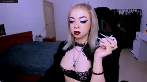 nikigoddesss online show from 04-06-26, 04:21