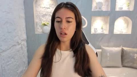 Snapshot of nikka_tx chatting on 10-26-25, 08:04 Online 2200 to 600 online show from 10-26-25, 08:04