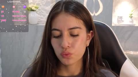 Snapshot of nikka_tx chatting on 11-02-25, 03:03 Online 2200 to 600 online show from 11-02-25, 03:03