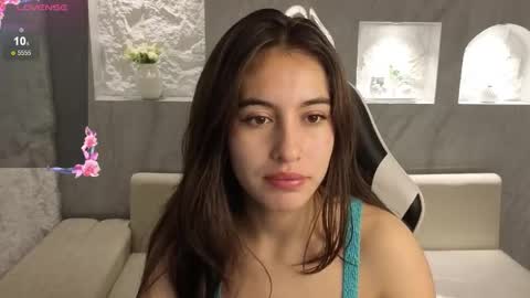 Snapshot of nikka_tx chatting on 11-22-25, 03:16 Online 2200 to 600 online show from 11-22-25, 03:16