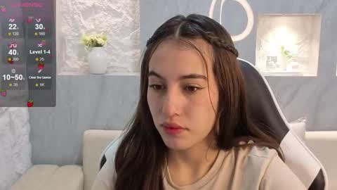 Snapshot of nikka_tx chatting on 11-23-25, 01:00 Online 2200 to 600 online show from 11-23-25, 01:00