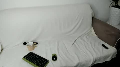 Snapshot of nikki000cool chatting on 12-09-24, 06:14 Veronika online show from 12-09-24, 06:14