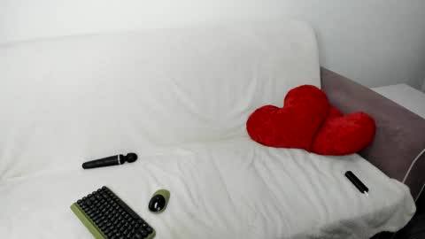 Snapshot of nikki000cool chatting on 02-15-25, 06:12 Veronika online show from 02-15-25, 06:12