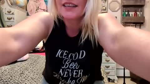nikki32313 online show from 05-06-26, 03:13