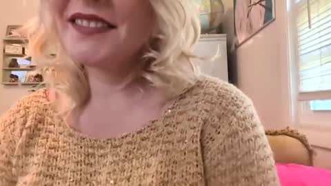nikki32313 online show from 05-10-26, 10:15