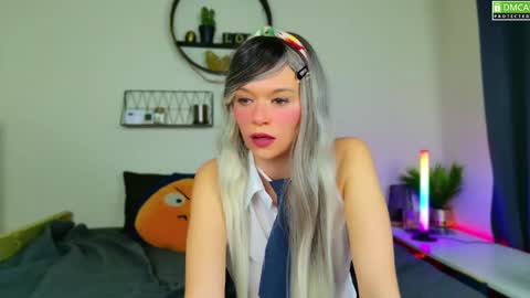 Snapshot of nikki_goldberg chatting on 12-12-24, 09:04 Kitty Chatte online show from 12-12-24, 09:04