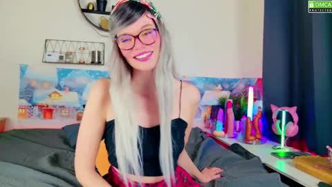 Snapshot of nikki_goldberg chatting on 01-04-25, 07:34 Kitty Chatte online show from 01-04-25, 07:34
