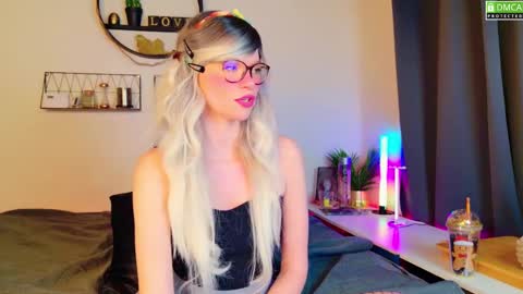 Snapshot of nikki_goldberg chatting on 02-16-25, 08:21 Kitty Chatte online show from 02-16-25, 08:21