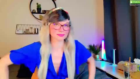 Snapshot of nikki_goldberg chatting on 03-10-25, 08:34 Kitty Chatte online show from 03-10-25, 08:34