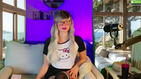 Snapshot of nikki_goldberg chatting on 09-21-25, 09:44 Kitty Chatte online show from 09-21-25, 09:44