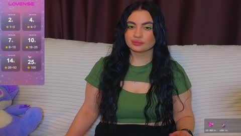 Nikki Kardashian online show from 03-01-25, 10:21