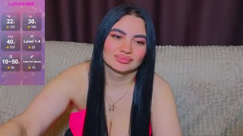 Nikki Kardashian online show from 03-08-25, 02:12