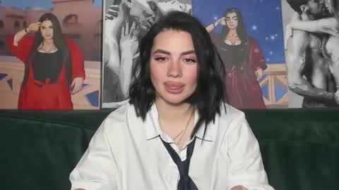 Nikki Kardashian online show from 09-08-25, 08:52