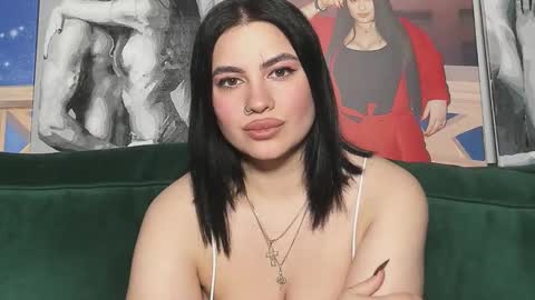 Nikki Kardashian online show from 09-26-25, 09:52