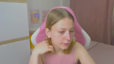 Beatrice online show from 06-20-26, 07:33