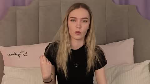 Snapshot of nikkilane11 chatting on 04-11-26, 03:05 nikkilane11 online show from 04-11-26, 03:05