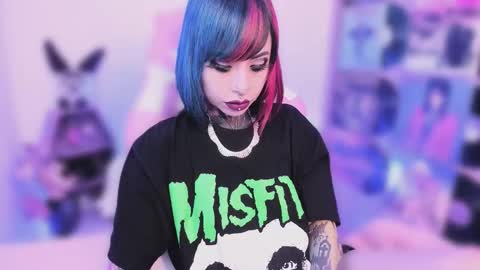 Nikki Ramone   online show from 11-06-25, 03:29