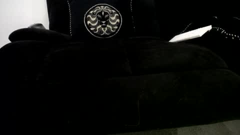 Snapshot of nikkkibabyyyy chatting on 11-25-25, 04:07 Niquita Sparkles online show from 11-25-25, 04:07