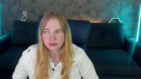 Snapshot of nikkyreyyy chatting on 05-17-26, 01:18 nikkyreyyy online show from 05-17-26, 01:18