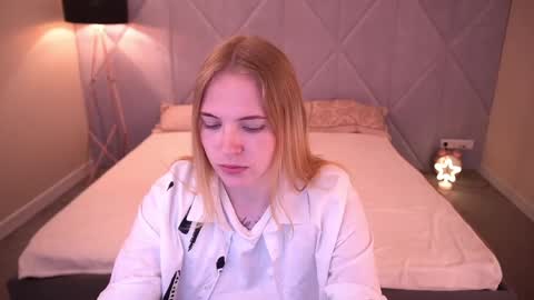 Snapshot of nikkyreyyy chatting on 05-18-26, 05:35 nikkyreyyy online show from 05-18-26, 05:35