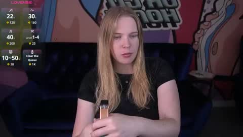 Snapshot of nikkyreyyy chatting on 06-24-26, 05:28 nikkyreyyy online show from 06-24-26, 05:28