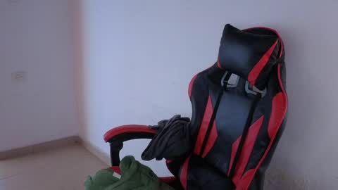 niklaus_wolf online show from 05-08-26, 08:14
