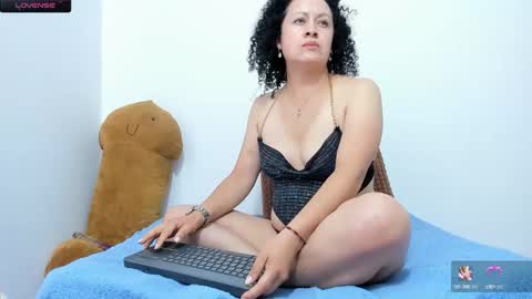 Snapshot of nikol32__ chatting on 02-17-25, 03:42 dayan online show from 02-17-25, 03:42