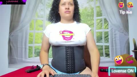 Snapshot of nikol32__ chatting on 10-07-25, 12:02 dayan online show from 10-07-25, 12:02