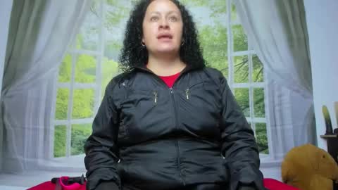 Snapshot of nikol32__ chatting on 10-10-25, 12:04 dayan online show from 10-10-25, 12:04