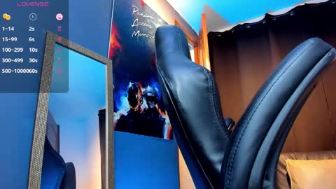 Snapshot of nikolahank1 chatting on 02-13-25, 07:56 Nikola Hank online show from 02-13-25, 07:56