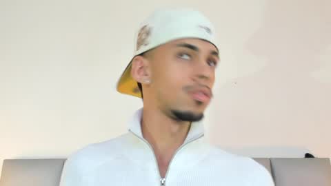 Snapshot of nikolay_dimitrov chatting on 05-19-26, 11:33 online show from 05-19-26, 11:33