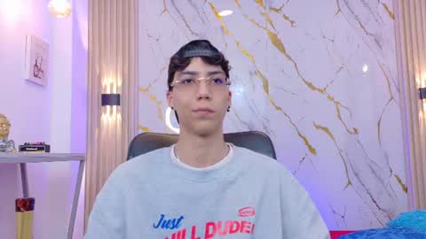    online show from 06-17-26, 03:53