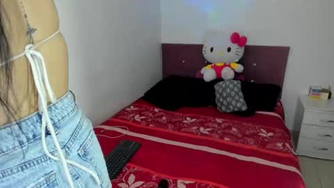 Snapshot of nikoleevanss chatting on 12-03-25, 03:58 Nikole online show from 12-03-25, 03:58