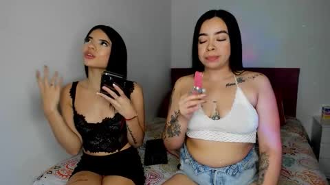 Snapshot of nikoleevanss chatting on 02-20-26, 06:26 Nikole online show from 02-20-26, 06:26