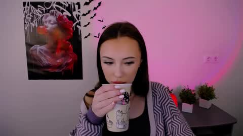 nikonara_ online show from 02-10-25, 09:47