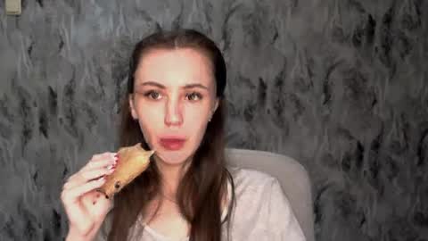 nikonara_ online show from 07-23-26, 11:08