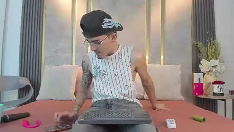 Snapshot of nikostone chatting on 06-30-26, 02:45 Niko Stone online show from 06-30-26, 02:45