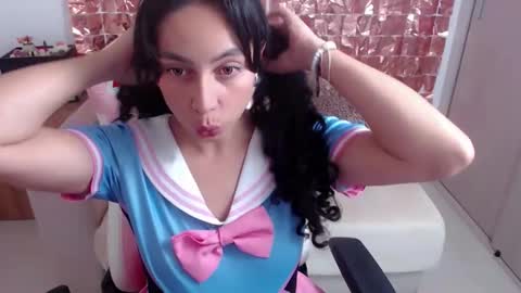 Snapshot of niky_blue chatting on 10-24-25, 11:45 niky_blue online show from 10-24-25, 11:45