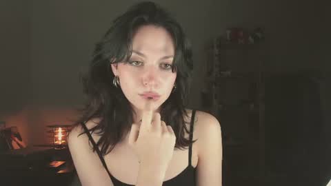 Snapshot of niky_jess chatting on 06-22-26, 08:17 Veronica online show from 06-22-26, 08:17